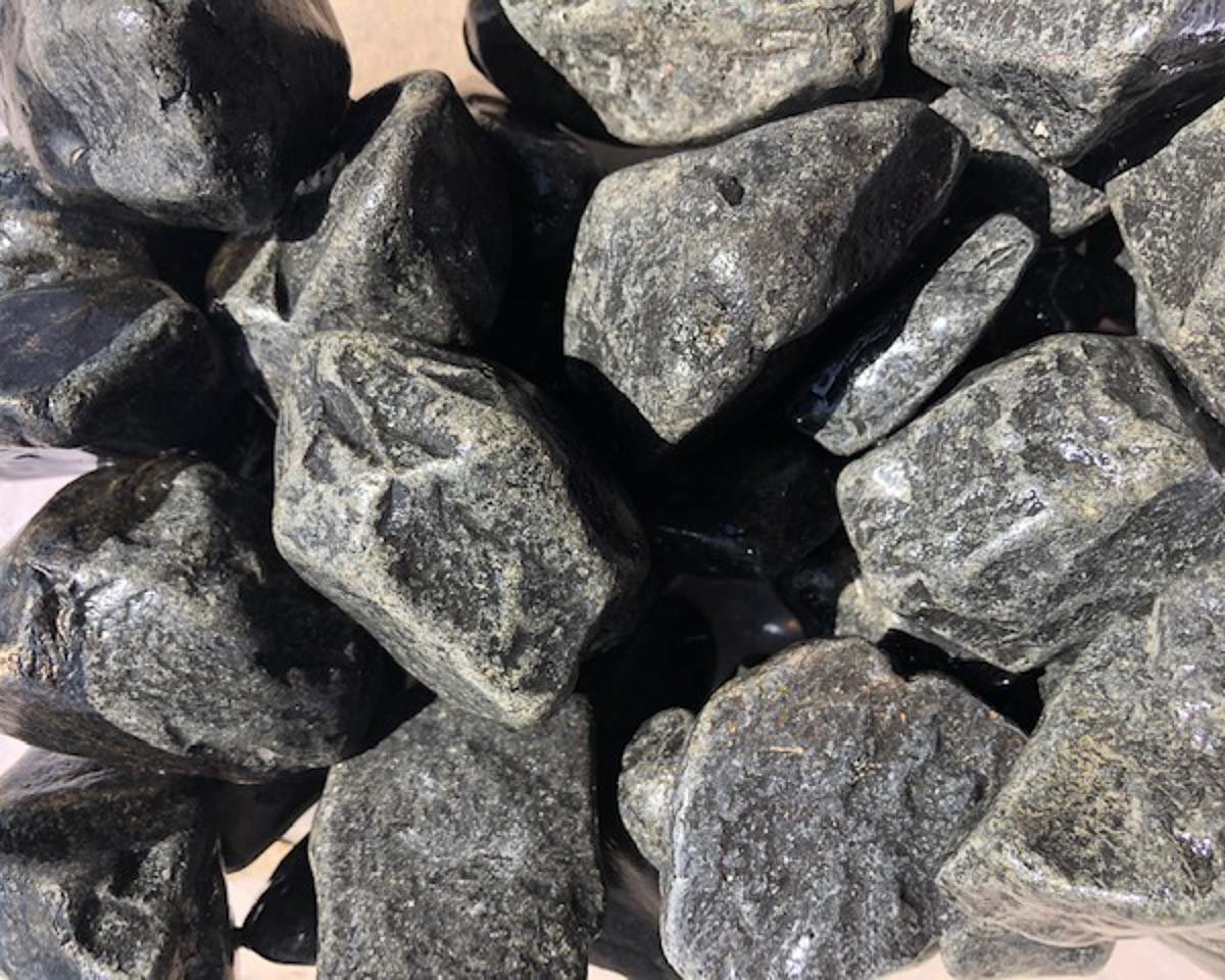 decorative stone Black Tumbled 40mm